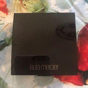 Laura Mercier Bronze 03 matte radiance powder